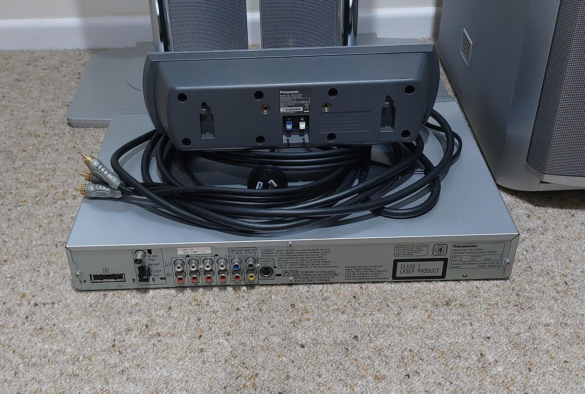 Panasonic DVD Home Theater Sound System Model SC-HT840