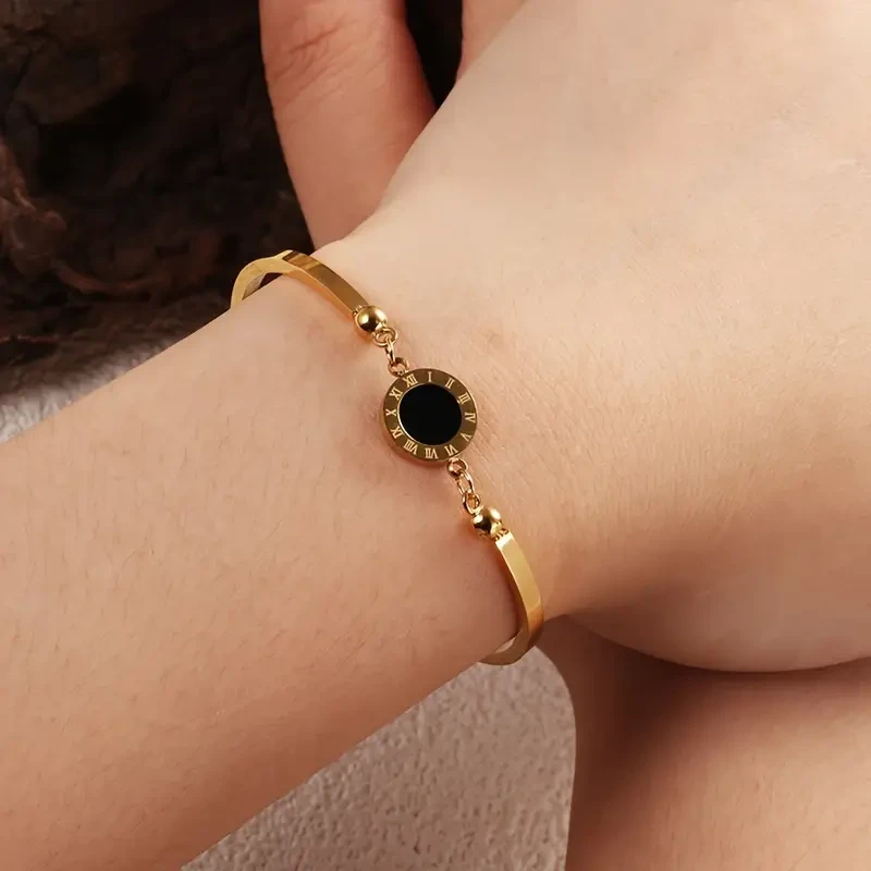 Fashion Classic Black Shell Bracelet Gold-Plated Stainless Steel Womens Jewelry