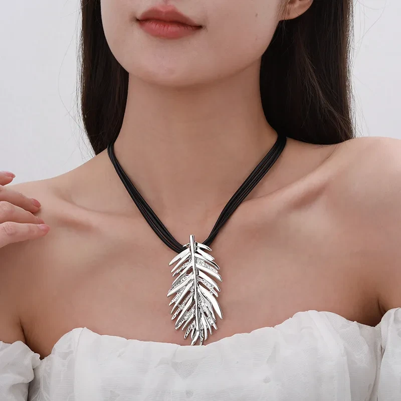 Choker Leaf Geometric Pendant Exaggerated Female
