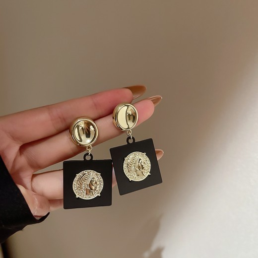 Metal Portrait Square Earrings Niche Ideas