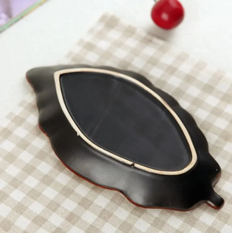 Creative Banana Leaf Shape Ceramic Plate Lovely Seasoning Dish