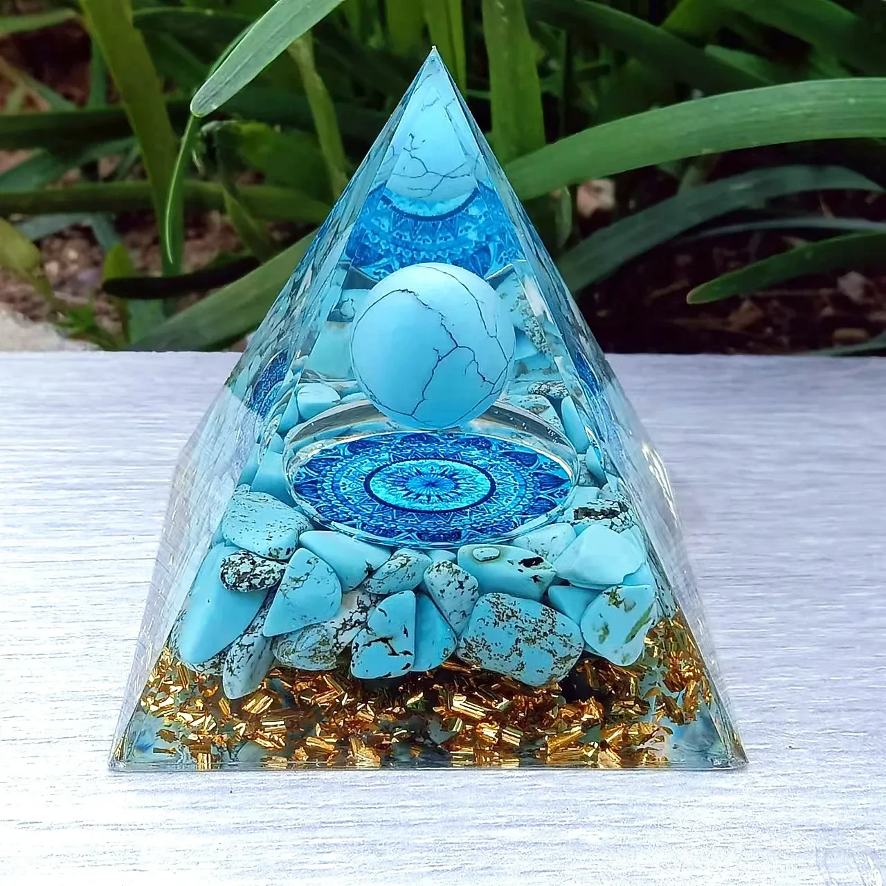 Crystal Stone Pyramid Ornament Crushed Stone Epoxy Resin Crafts