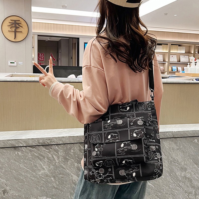 MINISO Snoopy Cartoon Print Tote Bag  Fashionable Large Capacity Casual One Shoulder Crossbody Bag, Nylon Pink Handbag