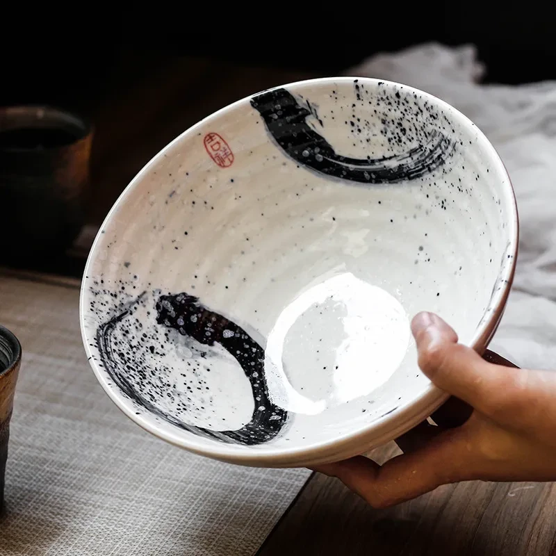Ceramic ramen bowl