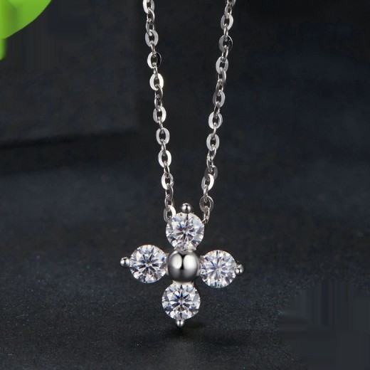 Classic Moissanite Light Luxury Lucky Clavicle Necklace For Women