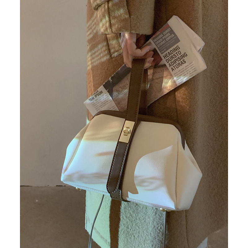 Fashion Retro Clipped Button All-match Messenger Bag