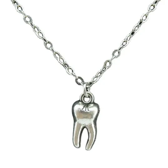 Vintage Alloy Tooth Pendant Necklace
