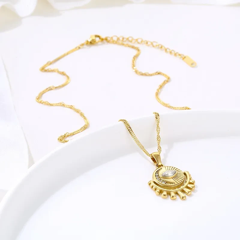 Round Zircon Eye Pendant Necklace