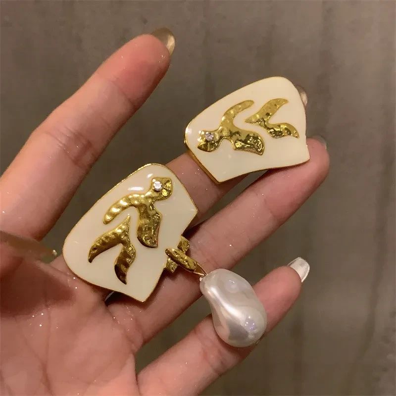 Pearl Pendant Asymmetric Earrings Women