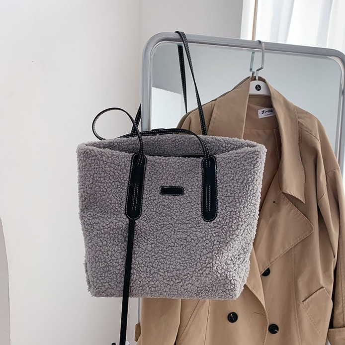 Fashion Large Capacity Plush Tote Bag