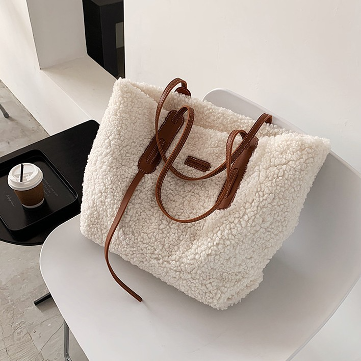 Fashion Large Capacity Plush Tote Bag
