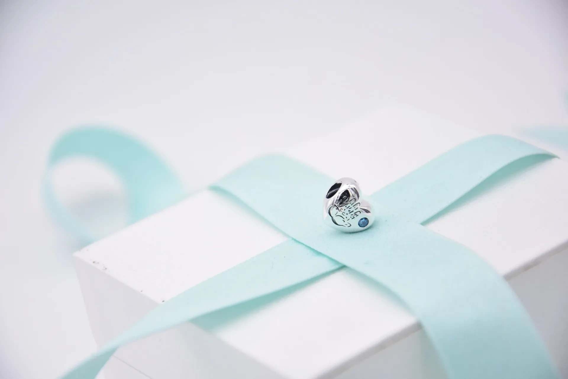 Heart-shaped sterling silver pendant