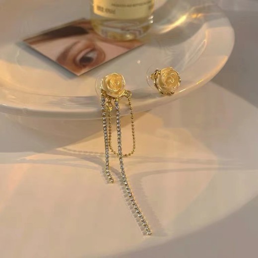 Fashion White Rose Blossom Earrings