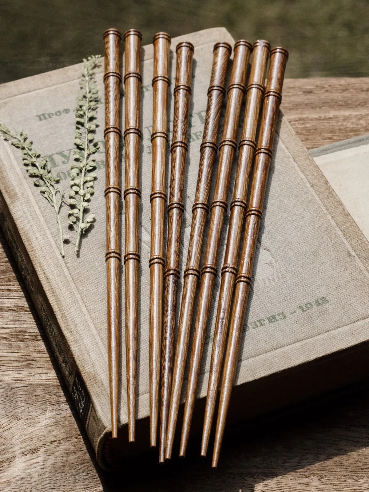 Door Frame Bamboo Sashimi Pointed Chopsticks