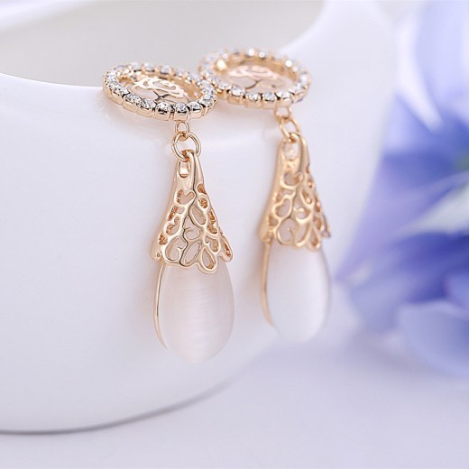 Fashion Personality Round Rhinestone Rose Earrings