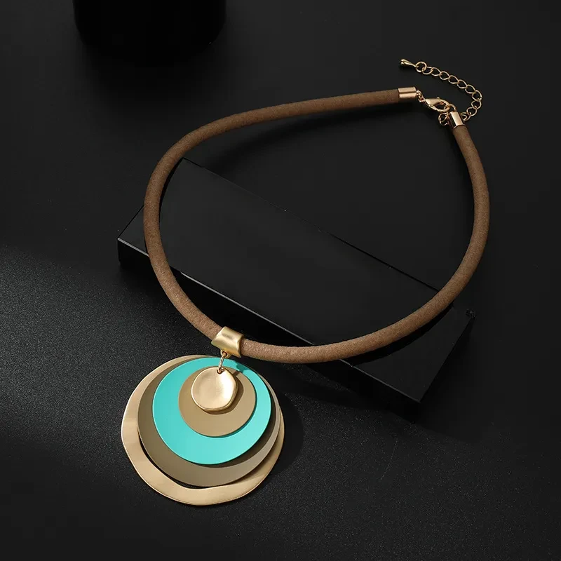 Choker Trend Round Pendant Geometry