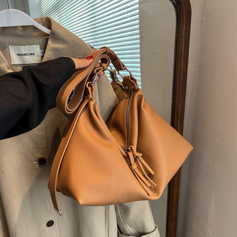 Commuting Western-style Cross-body Tote Bag