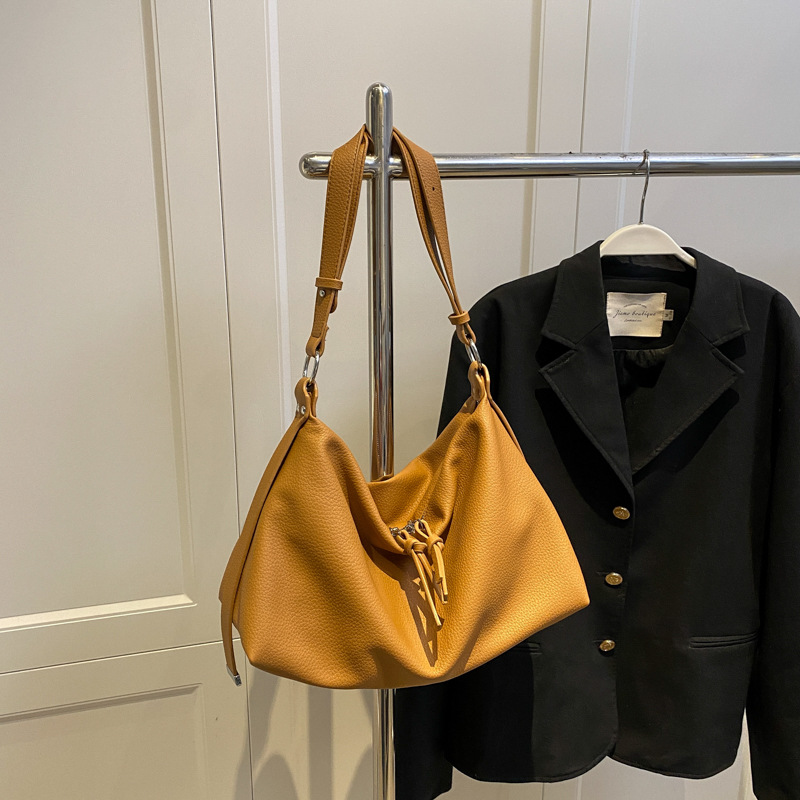 Commuting Western-style Cross-body Tote Bag