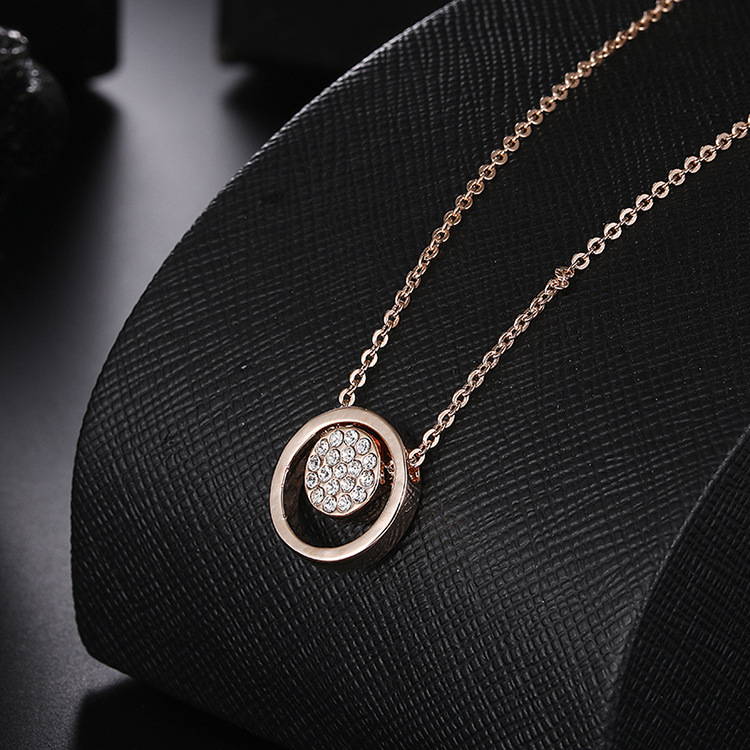 Simple Short Necklace With Rose Gold-plated Zircon Clavicle Chain