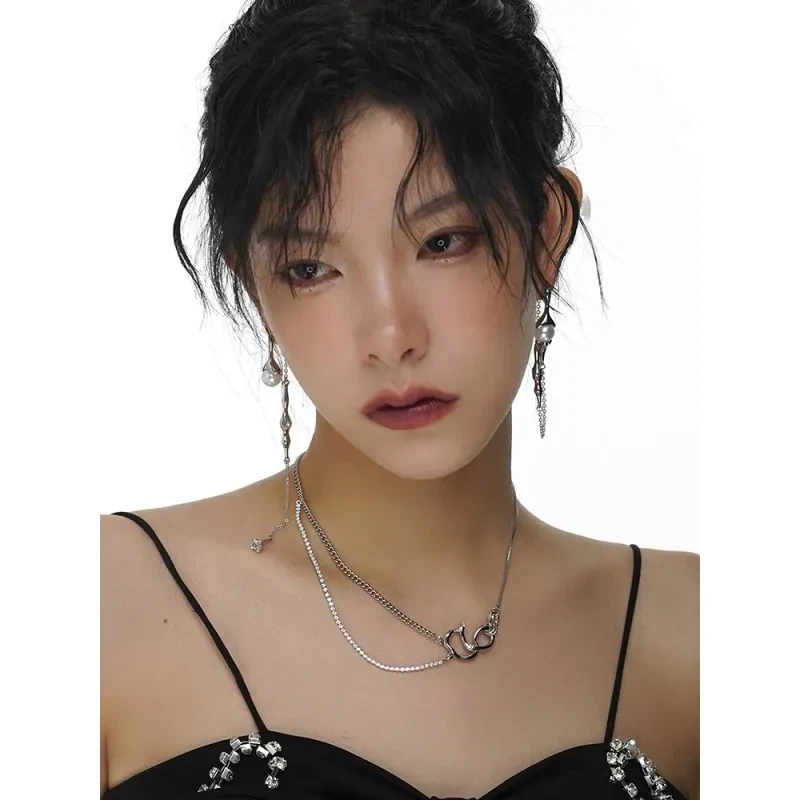 New Twist Necklaces Light Luxury Niche Design Simple And Cold Style