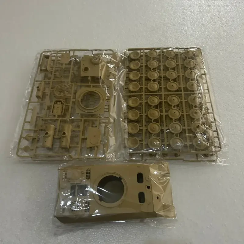 TAKOM 1/35 Scale German Tank Model Kit