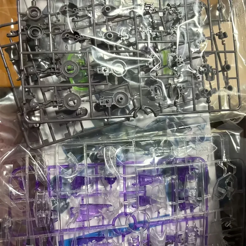 Anime Character Assembly Model with Accessories for Hobby Collection