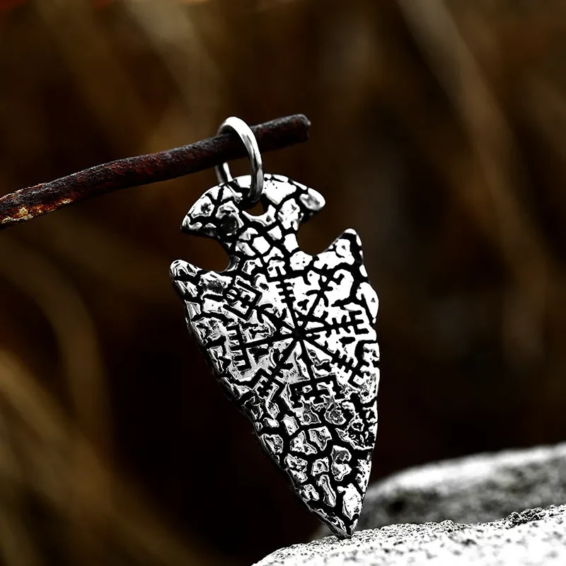 Nordic Viking Compass Compass Titanium Steel Pendant