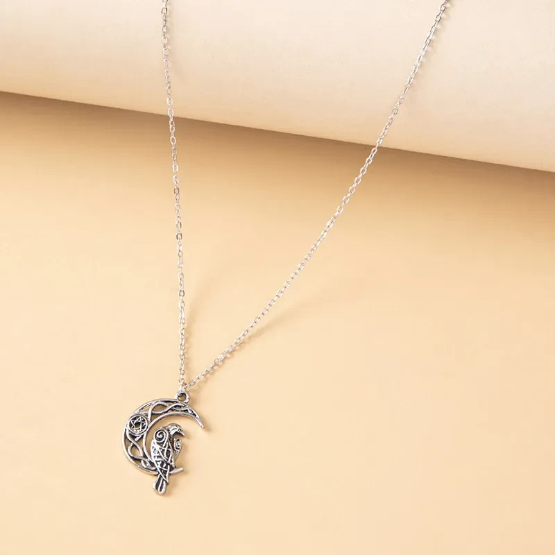 Vintage Moon Personality Owl Pendant Necklace