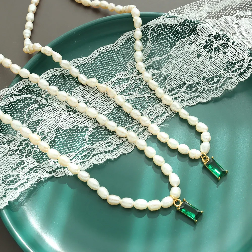 Small Design Sense Crystal Pendant Necklace