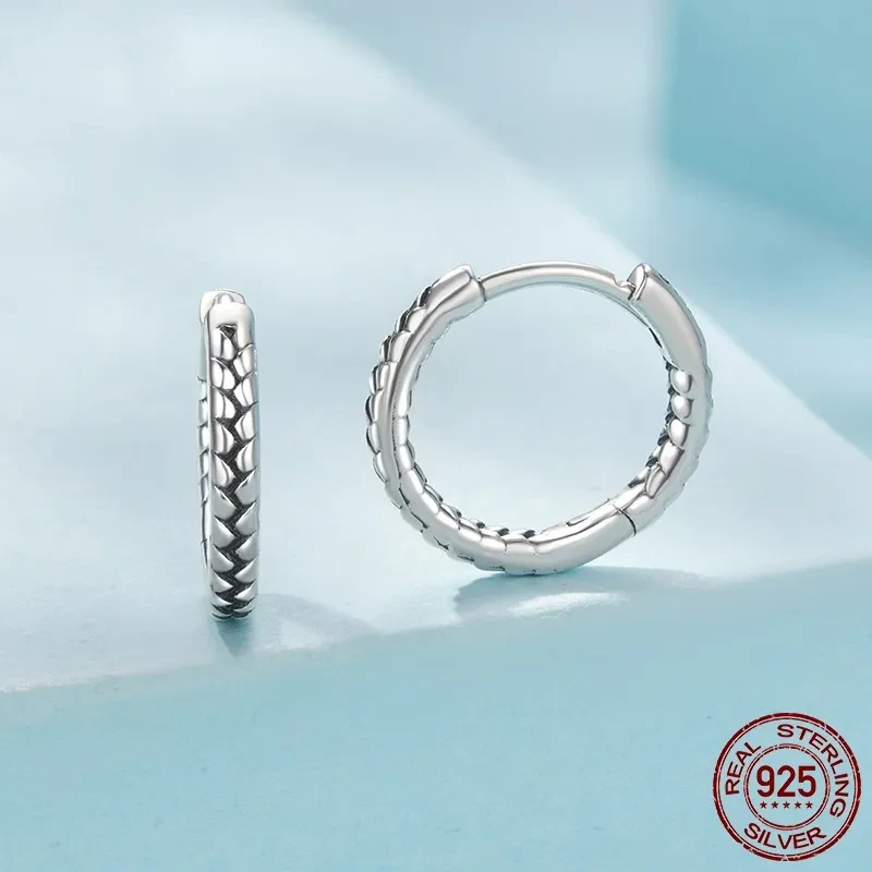 Simple Woven Texture Ear Clip Oxidation Style