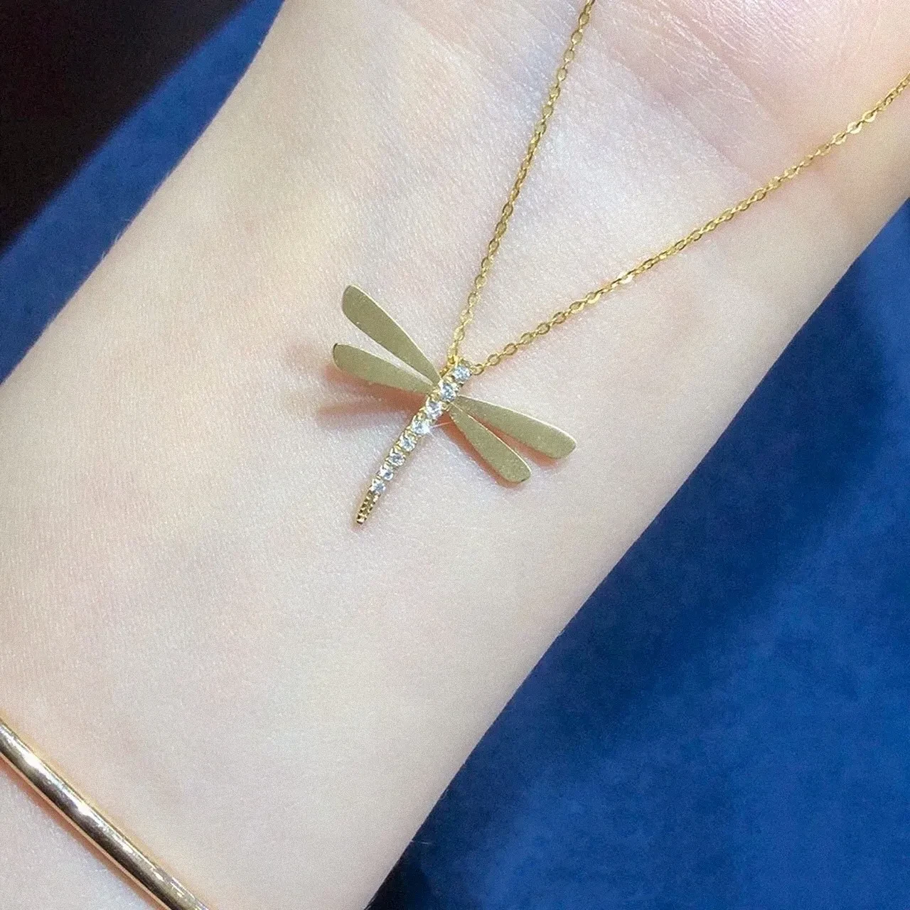 Women's Fashion Dragonfly Shape Pendant Necklace