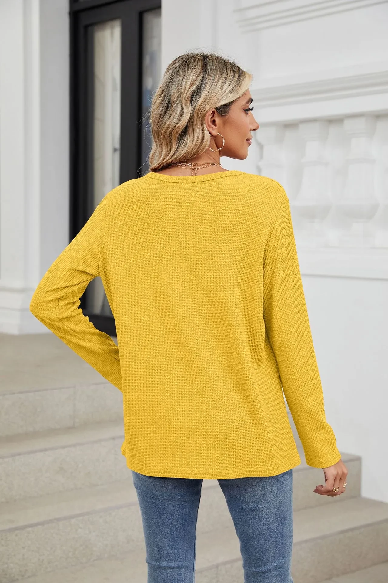 Loose-fitting V-neck Long Sleeves T-shirt