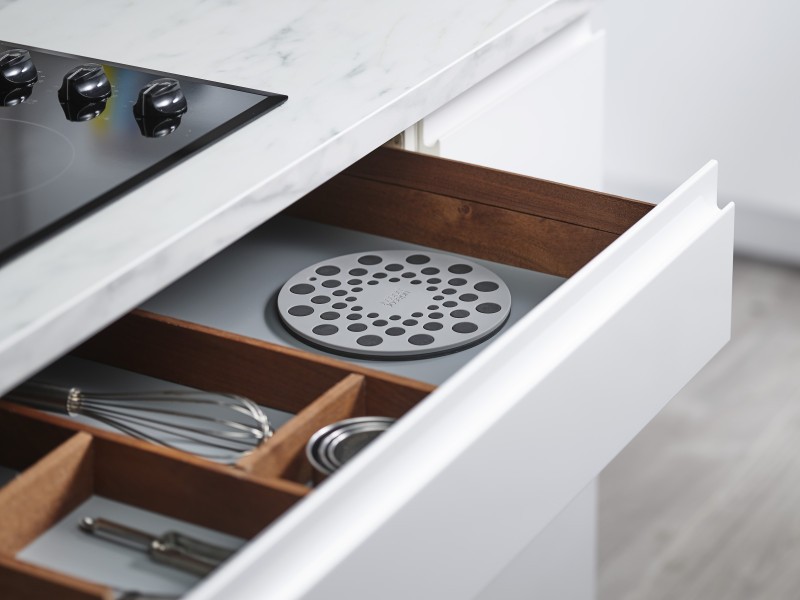 Spot-On Set of 2 Silicone Trivets (Round) - Grey - Joseph Joseph