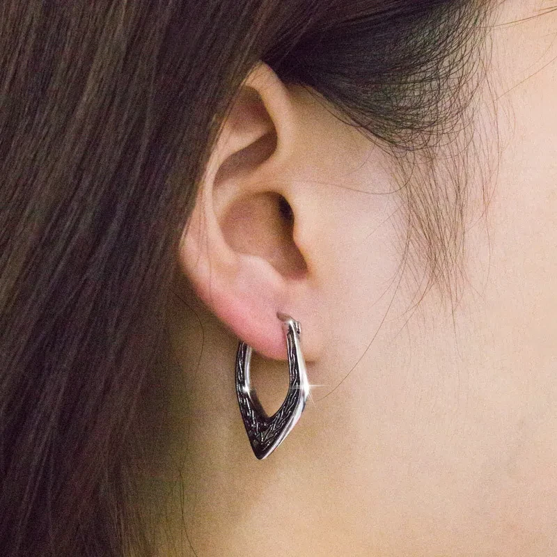 Retro Women's Earrings Hollow Lines