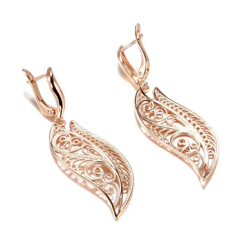 Women's Elegance Retro Hollow Earrings