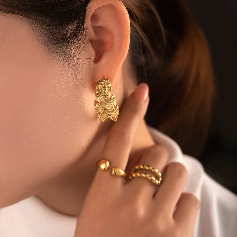 French Style Women's Lava Shaped Earrings