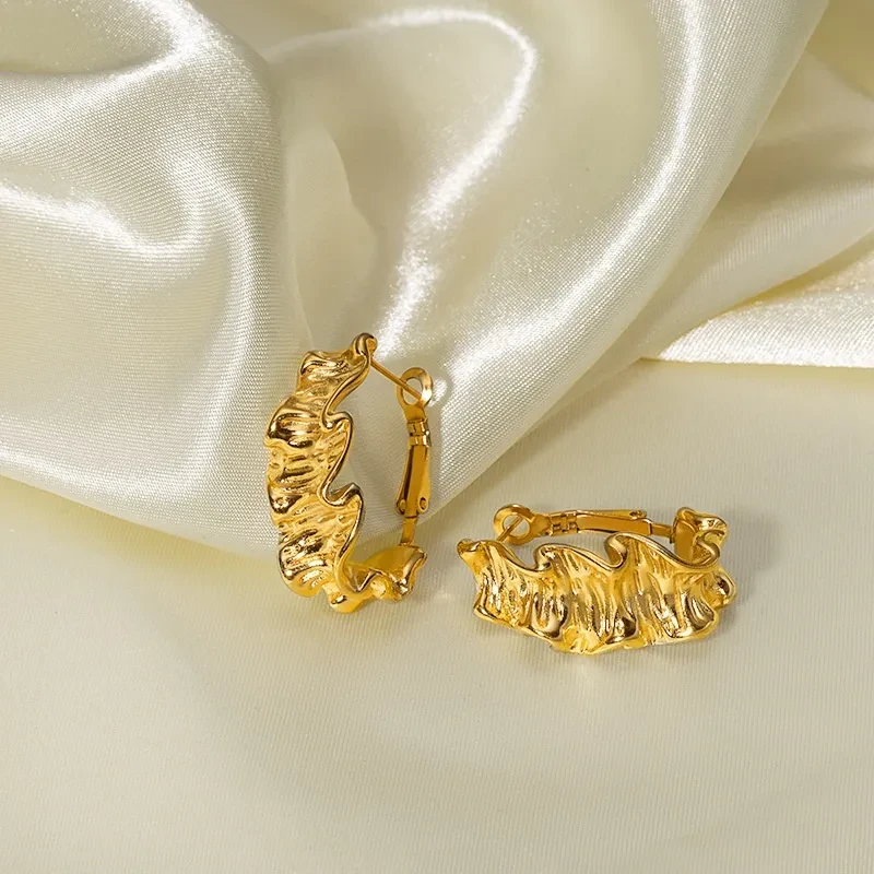 French Style Women's Lava Shaped Earrings