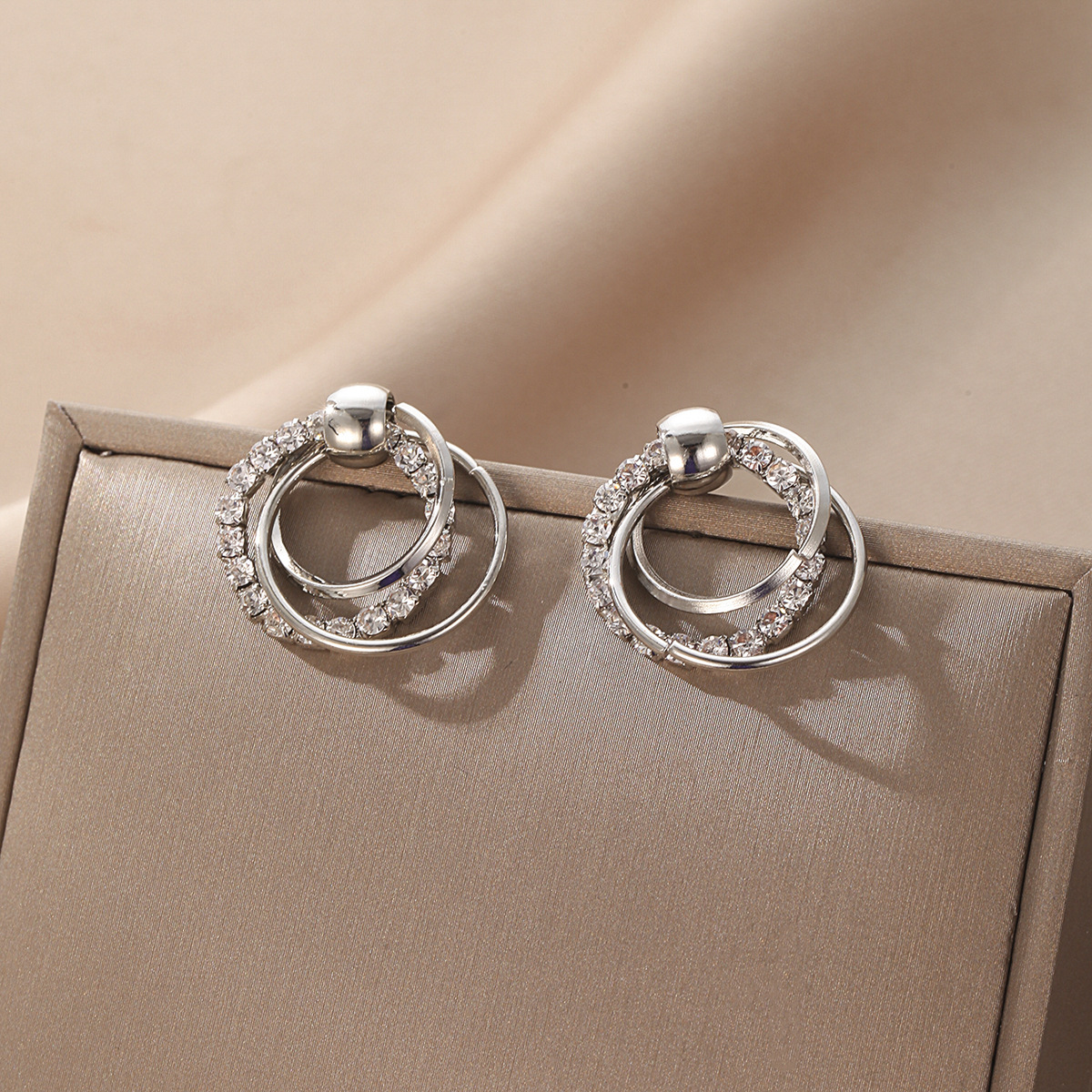 Fashion All-match Diamond Circle Ear Studs