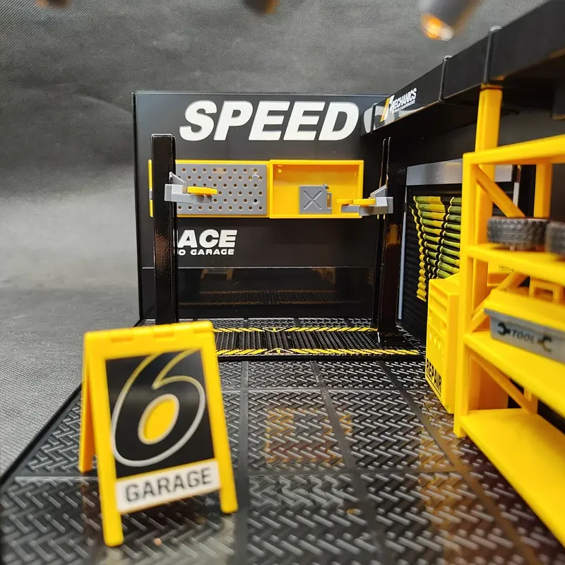 1:24 scale model, repair workshop