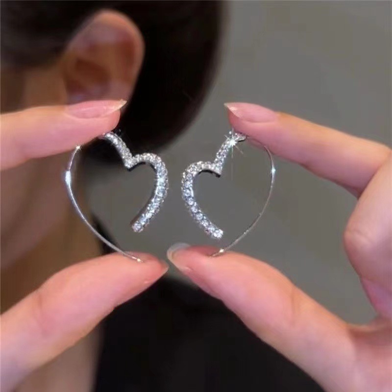 High-grade Heart-shaped Zircon Earrings Female Earrings