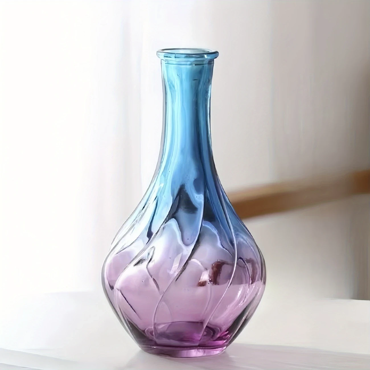 Vintage-Inspired Glass Vase for Dried & Hydroponic Flowers  Perfect for Living Room Decor, No Battery Needed