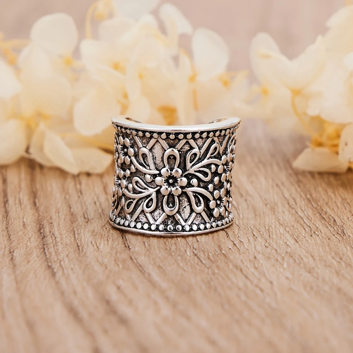 Vintage Women's Adjustable Ring with Bohemian Style Carving  Exquisite Temperament, Versatile Party Jewelry Gift