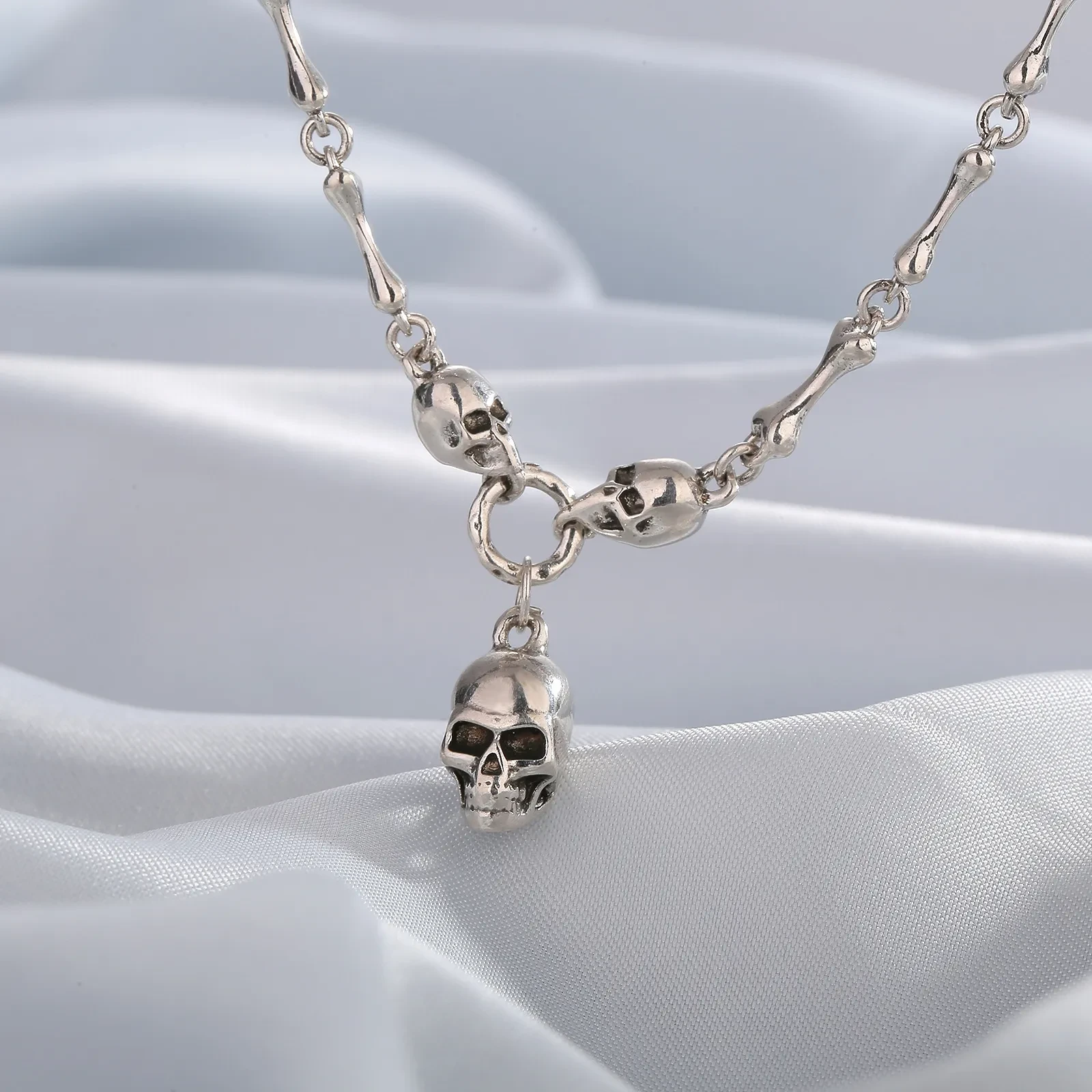 Niche Hip Hop Skull Pendant Tide