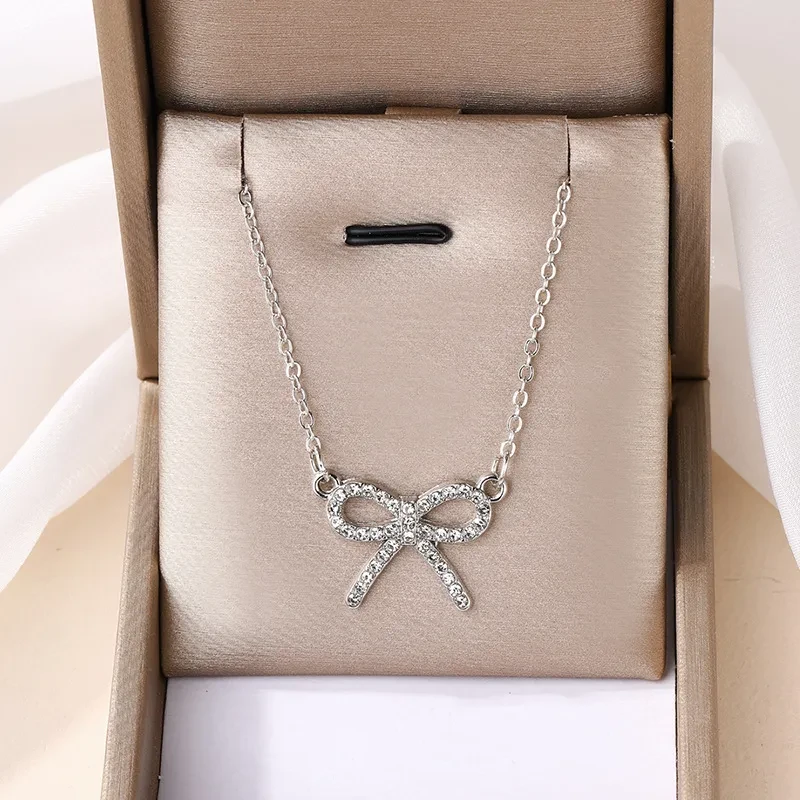 Simple Bowknot Pendant Women's Alloy Necklace