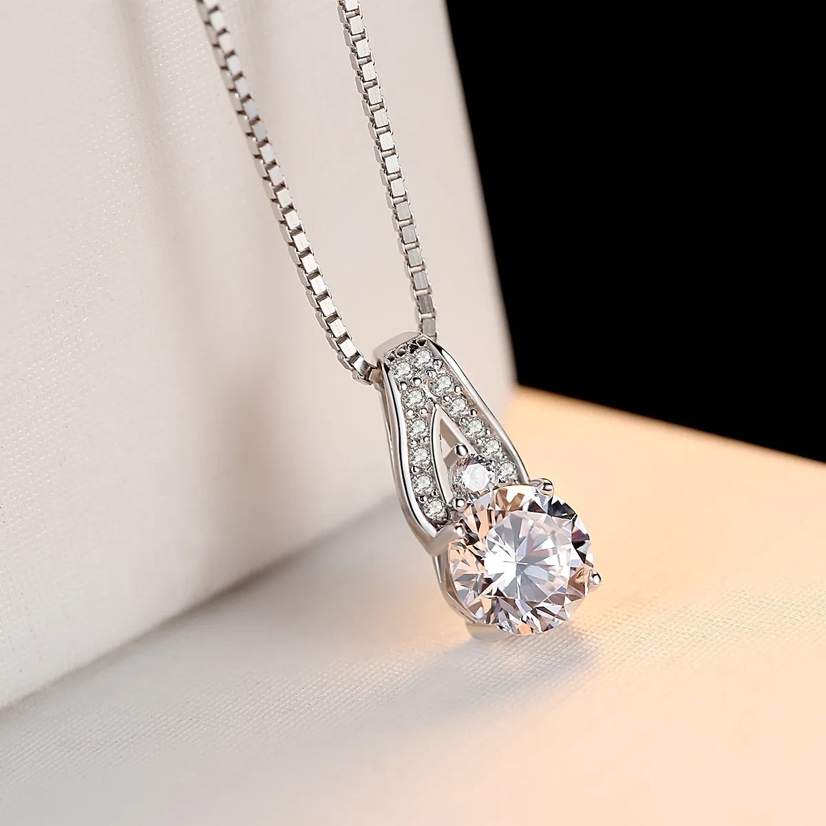 S925 Sterling Silver Necklace With Eight Heart And Eight Arrow Zircon