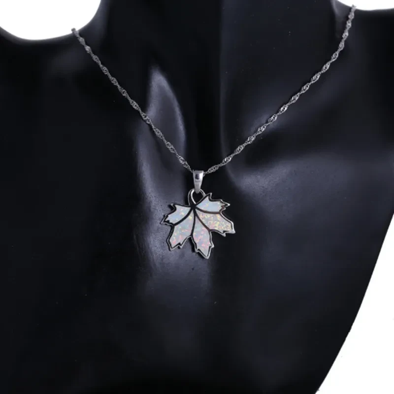 Leaves temperament female necklace