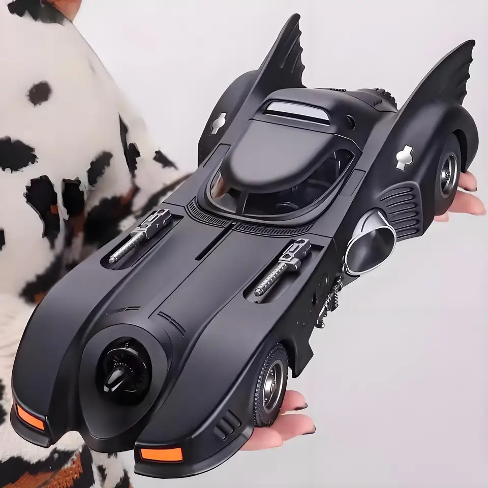 Large 1:18 1989 Batmobile Classic Tank Alloy Metal Diecast Model Car with Sound & Light