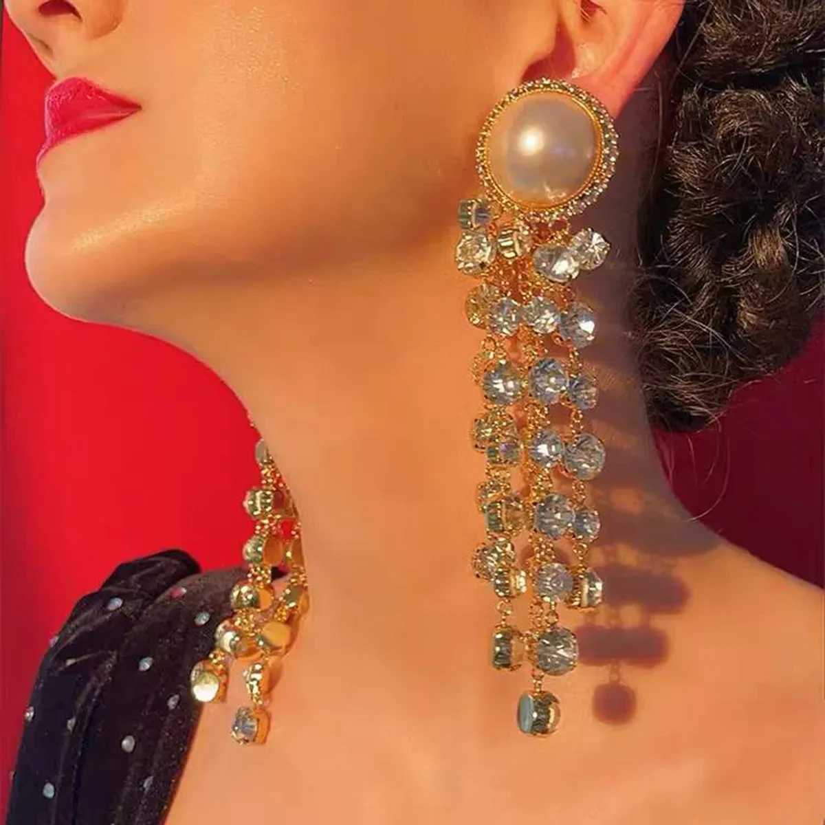 Creative Alloy Inlaid Pearl Diamond Rhinestone Long Fringe Earrings Female