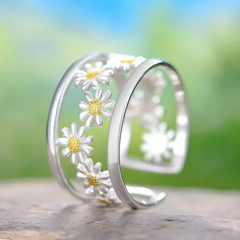 Hollow Daisy Flower Opening Adjustable Ring: A Sweet and Stylish Fashion Accessory