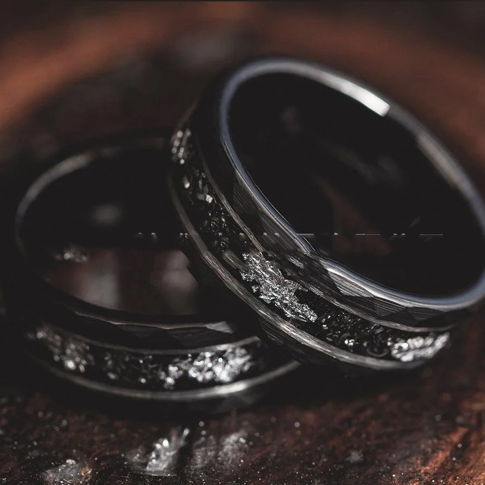8mm Electric Black Hammer Pattern Tungsten Ring Steel Color Inner Step Inlaid Iron Chips Silver Foil